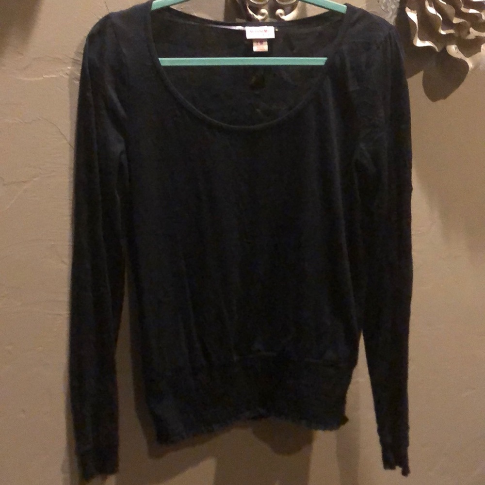 Mission black tee